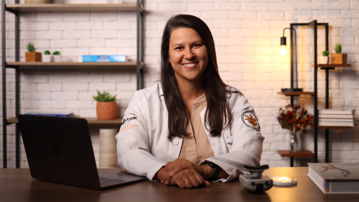 Dra. Larissa Pechincha Ribeiro